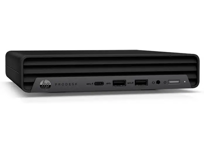 schräge Ansicht mit linker Seitenfläche: HP ProDesk in schräger Vorderansicht mit linker Seitenfläche, Gehäuseoberseite und vorderen Anschlüssen